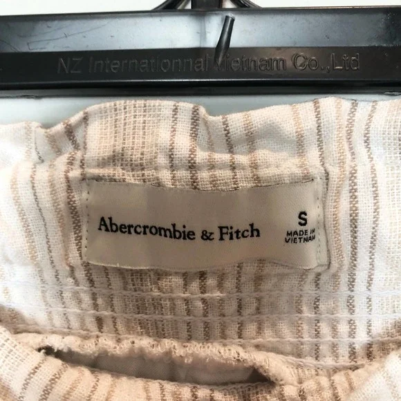 Abercrombie and Fitch White Striped Shorts - Picture 2 of 4